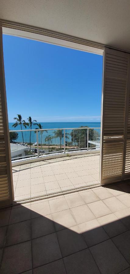 Pier Resort Urangan Extérieur photo