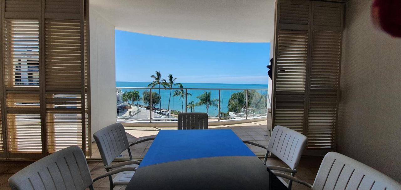 Pier Resort Urangan Extérieur photo