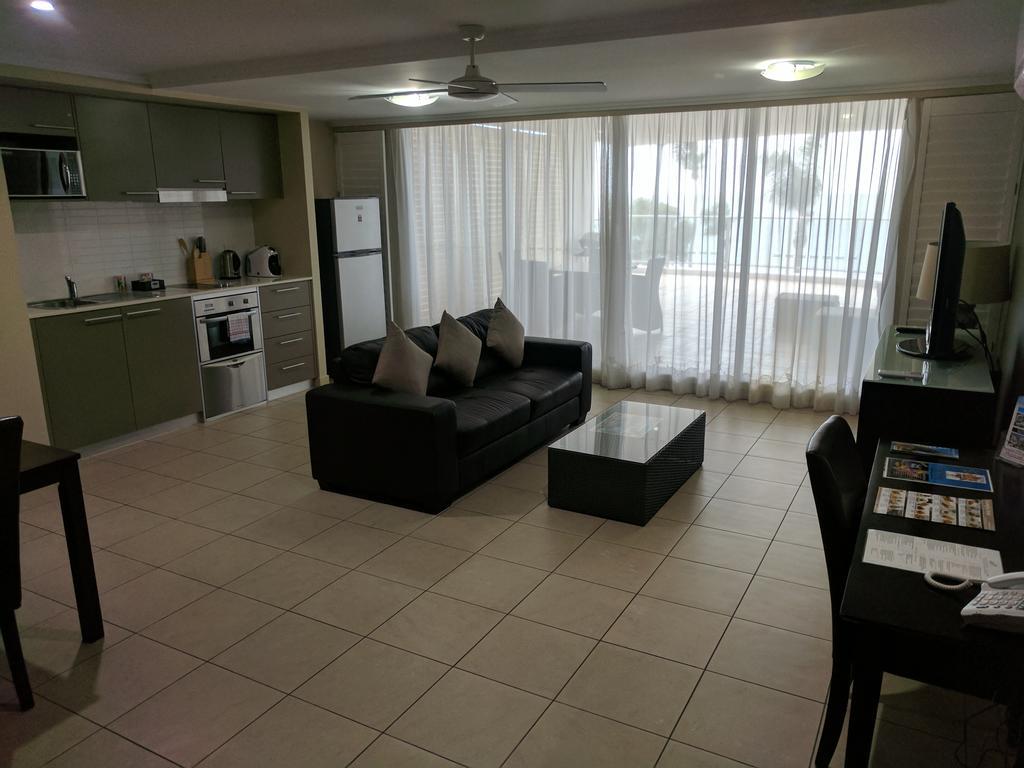 Pier Resort Urangan Extérieur photo