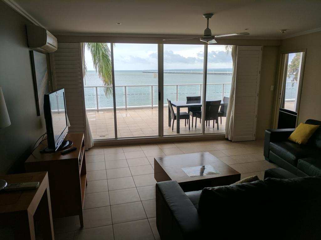 Pier Resort Urangan Extérieur photo