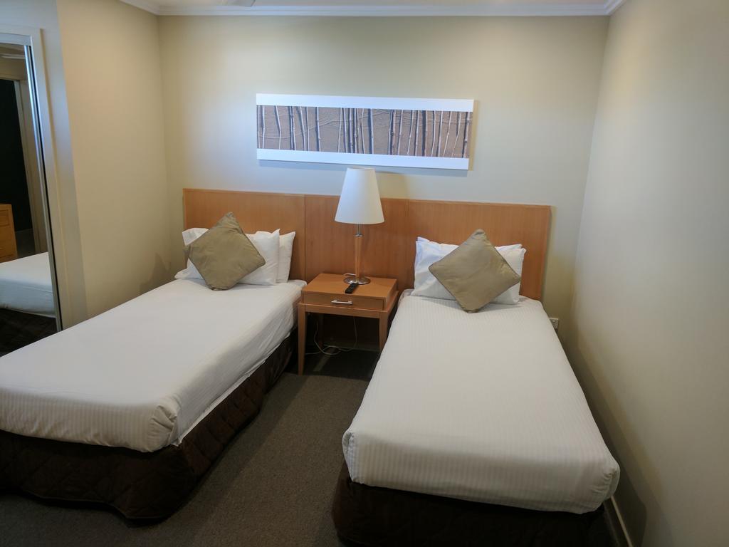 Pier Resort Urangan Extérieur photo
