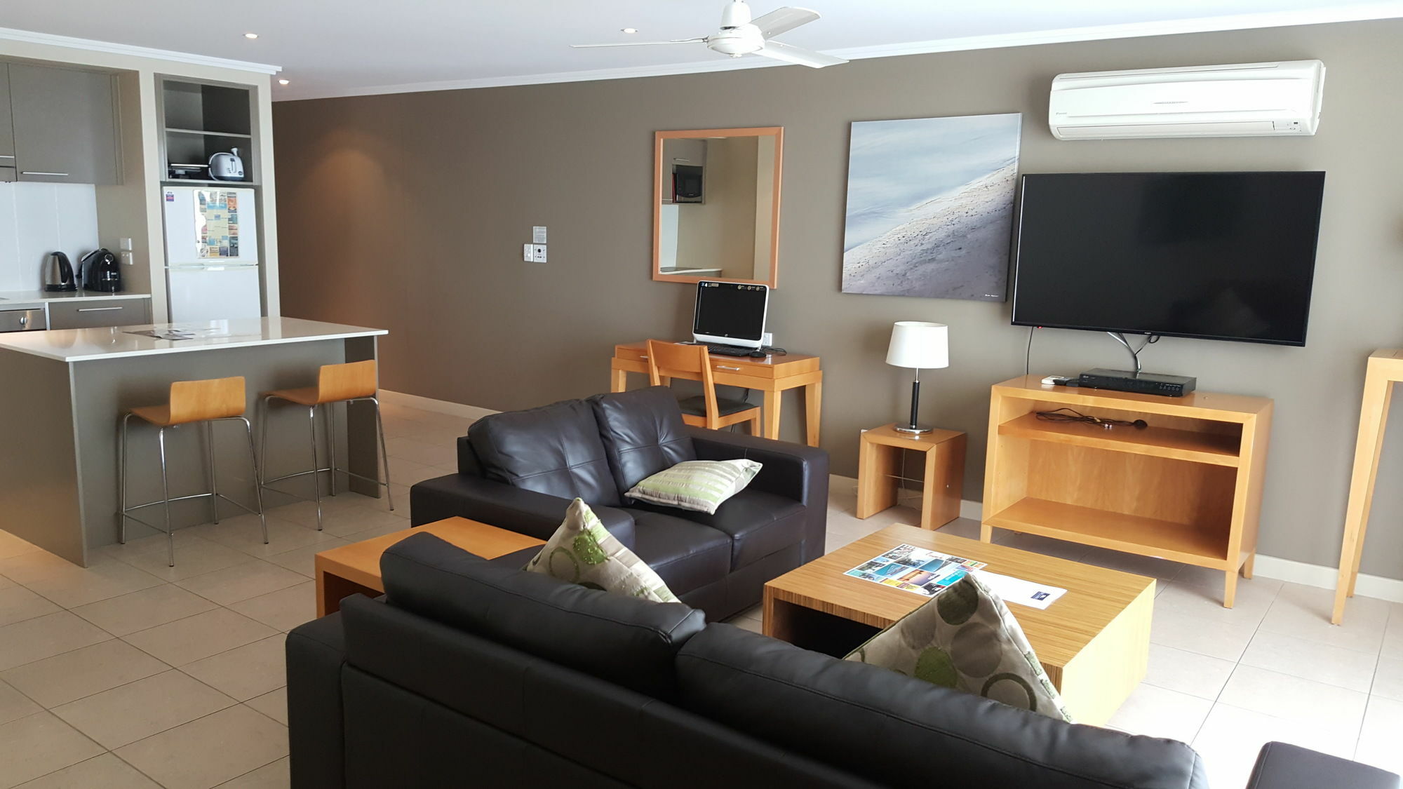 Pier Resort Urangan Extérieur photo