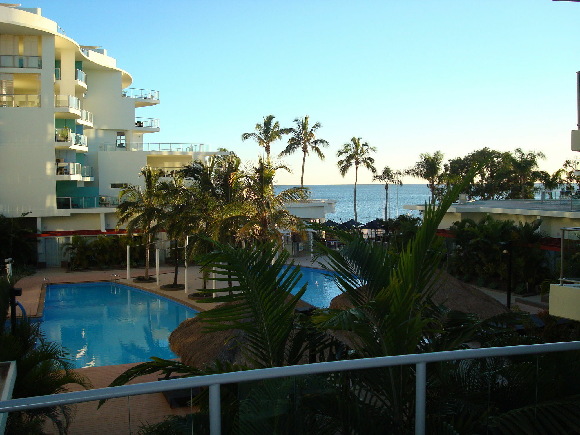 Pier Resort Urangan Extérieur photo